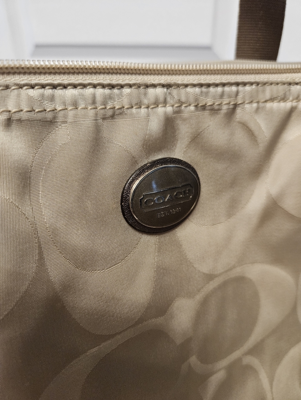 COACH GETAWAY SIGNATURE PATTERN NYLON WEEKENDER + POUCH - Picture 8 of 11